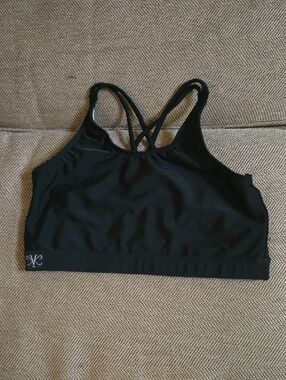 Black Strappy Sports Bralette with Cross-Back